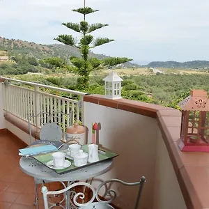 https://la-casa-di-giulia-forza-dagro.sicilyhotelsitaly.net
